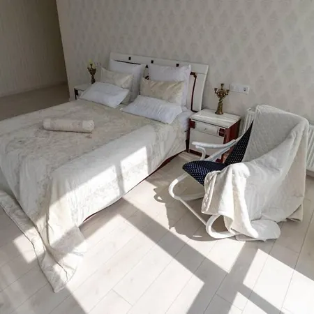 White Pearl. Sea View.
